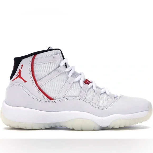 Air Jordan 11 “Platinum Tint” - GS size 6/Women’s size 8 - Used, lightly worn Jordan 11 Platinum Tint talle 43 $100 main image 4